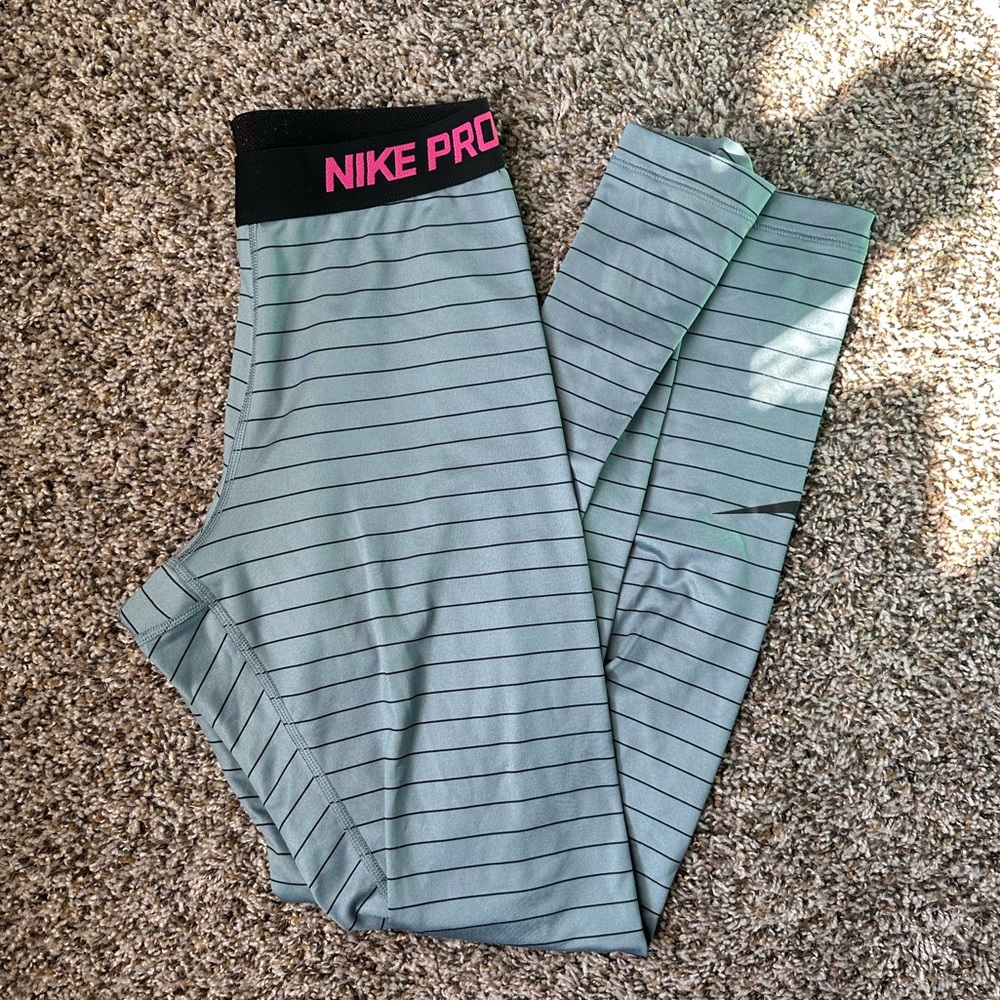 Nike Pro striped leggings